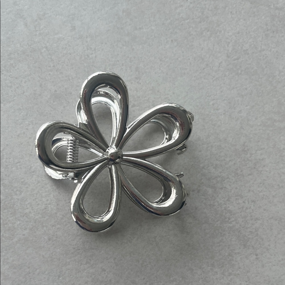 Zara Silver-Tone Flower Clip Hair Clip